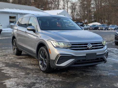 Used 2023 Volkswagen Tiguan SE image 12
