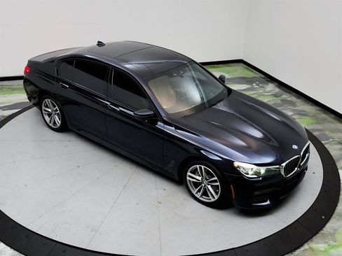 Used 2017 BMW 740i image 35