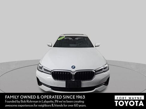 Used 2023 BMW 530e xDrive AWD/4WD image 3