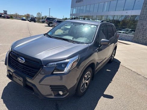 Used 2023 Subaru Forester Premium AWD/4WD image 5