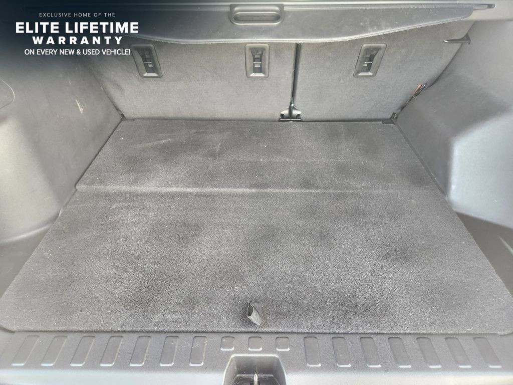 Used 2023 Chevrolet Equinox LT w/ Driver Convenience Package FWD image 31