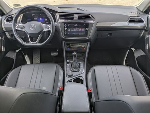 Certified 2022 Volkswagen Tiguan SE image 15