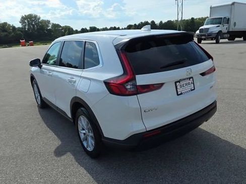 Used 2025 Honda CR-V EX image 8