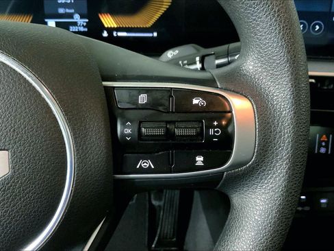 Certified 2025 Kia K5 LXS FWD image 19