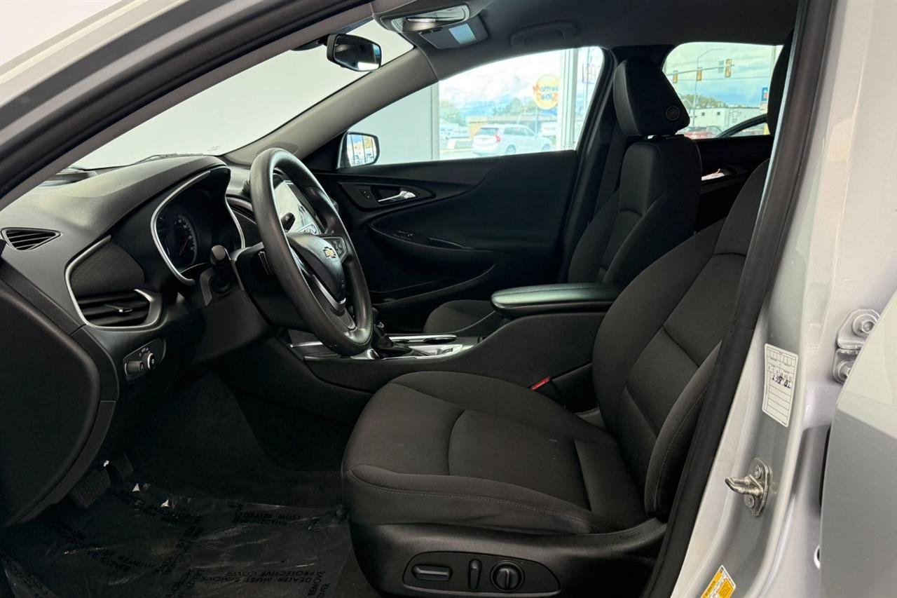 Used 2022 Chevrolet Malibu LT FWD image 14