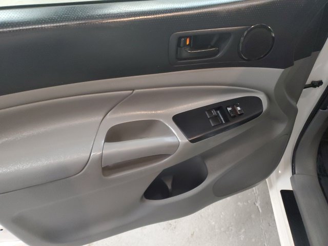 Used 2013 Toyota Tacoma 2WD Access Cab image 16