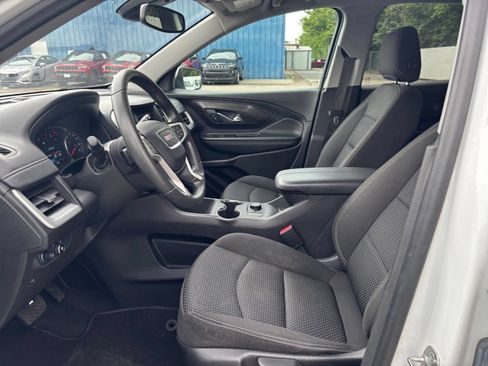 Used 2024 GMC Terrain SLE FWD image 25