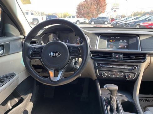 Used 2018 Kia Optima LX image 12