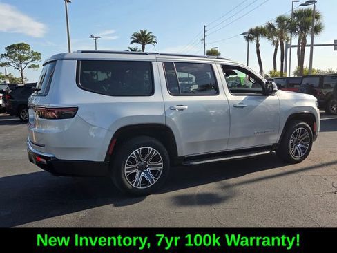 Used 2023 Jeep Wagoneer 4WD w/ Premium Group I image 7