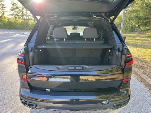 New 2026 BMW X7 M60i image 24