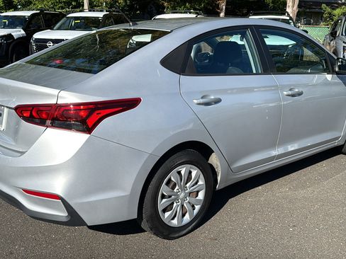 Used 2022 Hyundai Accent SE FWD image 23