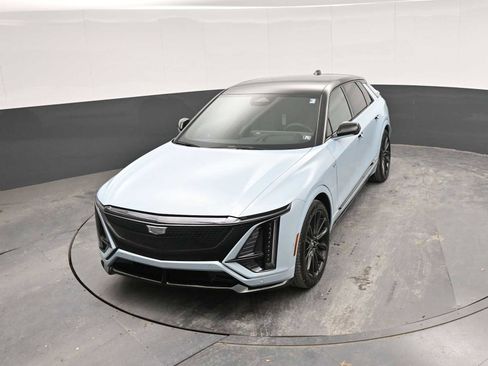 New 2026 Cadillac Lyriq V image 31