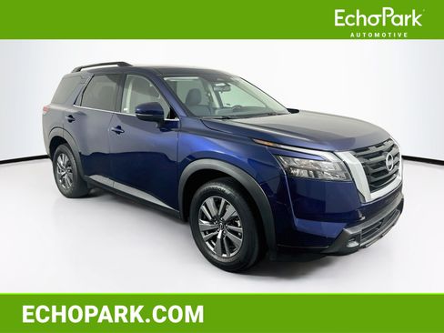 Used 2025 Nissan Pathfinder SV AWD/4WD image 1