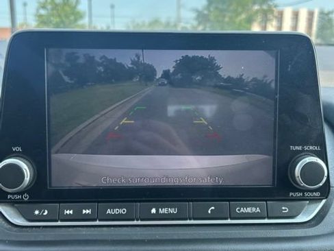 Used 2024 Nissan Rogue S AWD/4WD image 11
