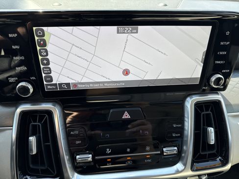 Certified 2023 Kia Sorento SX AWD/4WD image 28