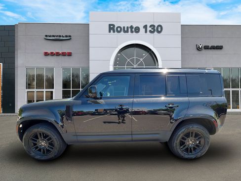 Used 2025 Land Rover Defender 110 S AWD/4WD image 5