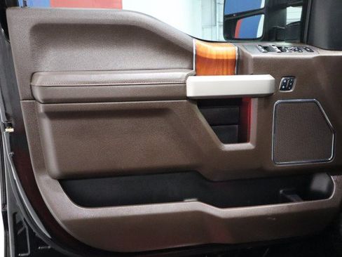 Used 2017 Ford F250 King Ranch w/ King Ranch Ultimate Package AWD/4WD image 39