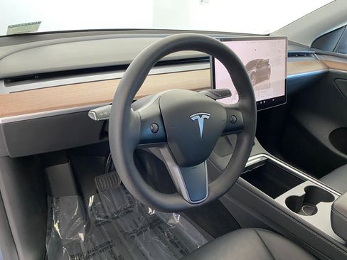 Used 2023 Tesla Model Y Long Range image 4