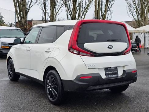 Used 2021 Kia Soul LX image 3