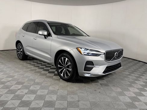 Used 2023 Volvo XC60 B5 Plus w/ Climate Package AWD/4WD image 3