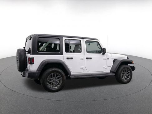 Used 2025 Jeep Wrangler Unlimited Sport AWD/4WD image 9