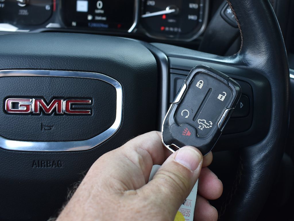 Used 2021 GMC Sierra 1500 AT4 w/ AT4 Premium Package AWD/4WD image 12