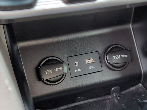 Used 2020 Hyundai Elantra SEL FWD image 24