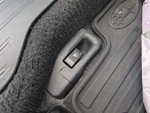 Used 2017 Subaru Legacy 2.5i Limited AWD/4WD image 34