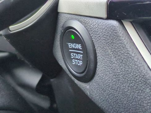 Used 2020 Ford Escape SE FWD image 27