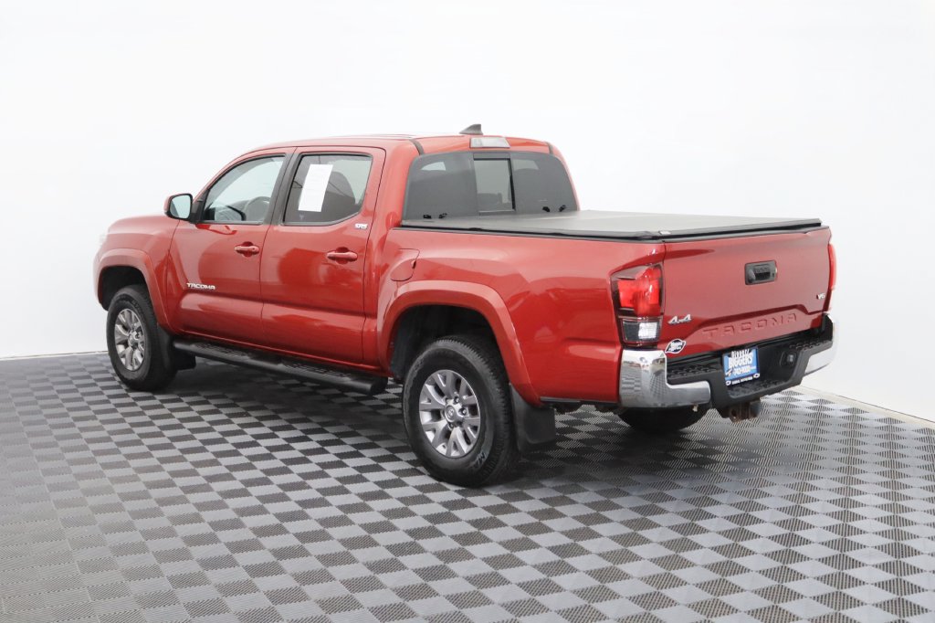 Used 2019 Toyota Tacoma SR5 AWD/4WD image 5