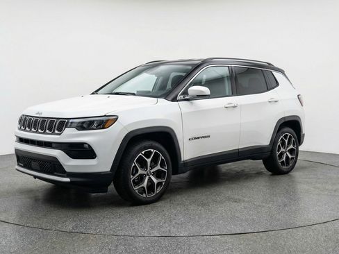 Used 2025 Jeep Compass Limited AWD/4WD image 3