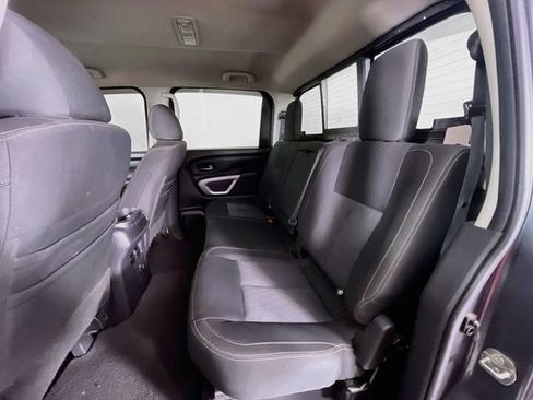 Used 2018 Nissan Titan SV w/ SV Convenience Package AWD/4WD image 24
