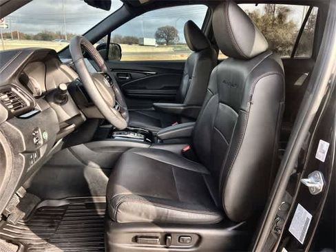 Certified 2022 Honda Pilot Black Edition image 11