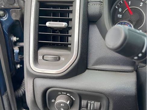 Used 2024 RAM 2500 Laramie w/ Night Edition AWD/4WD image 9