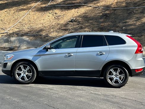 Used 2013 Volvo XC60 T6 Platinum Sport Utility 4D AWD/4WD image 7