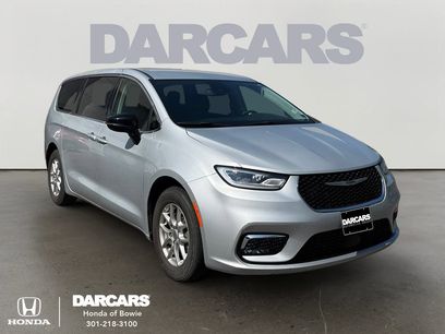 Used 2024 Chrysler Pacifica Touring-L