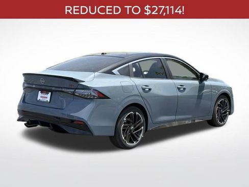 New 2026 Nissan Sentra SR w/ Floor Mat Package FWD image 5
