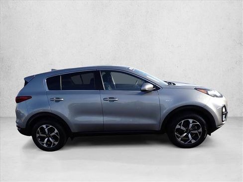 Used 2022 Kia Sportage LX AWD/4WD image 5