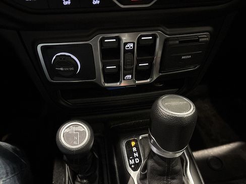 Used 2023 Jeep Gladiator Sport image 24