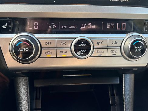 Used 2015 Subaru Outback 2.5i Limited w/ Protection Package #1 AWD/4WD image 28