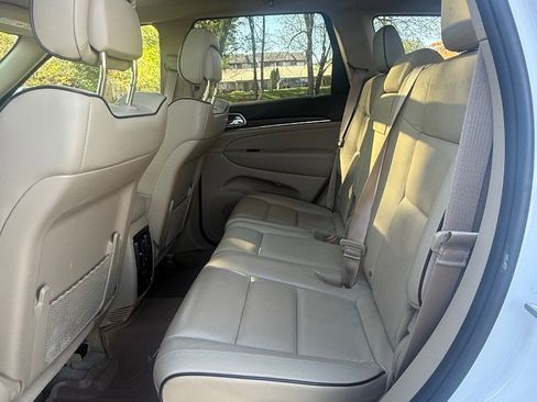 Used 2018 Jeep Grand Cherokee Overland image 26