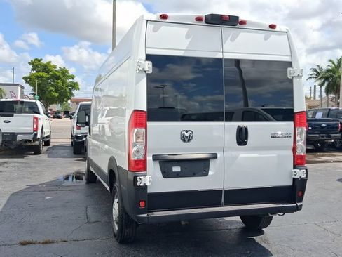 Used 2023 RAM ProMaster 2500 FWD image 3