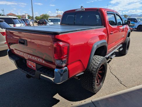 Used 2017 Toyota Tacoma TRD Off-Road w/ Tow Package (A/T) AWD/4WD image 5