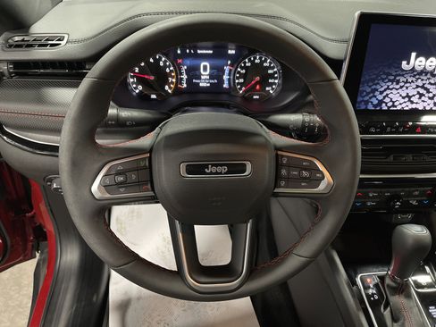 Used 2024 Jeep Compass Trailhawk image 17