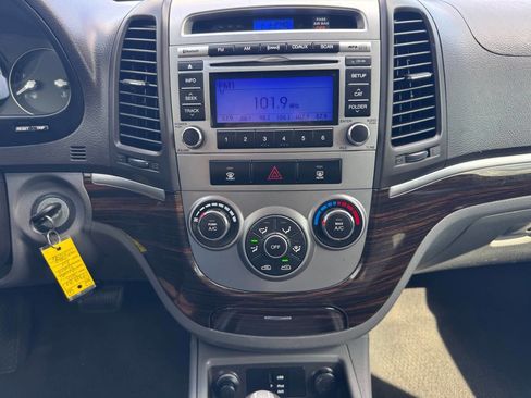 Used 2012 Hyundai Santa Fe GLS image 25