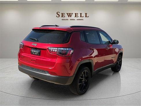 New 2026 Jeep Compass Latitude image 4