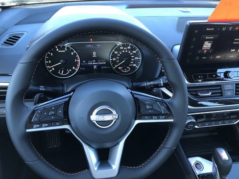 New 2025 Nissan Altima 2.5 SR w/ SR Premium Package image 24