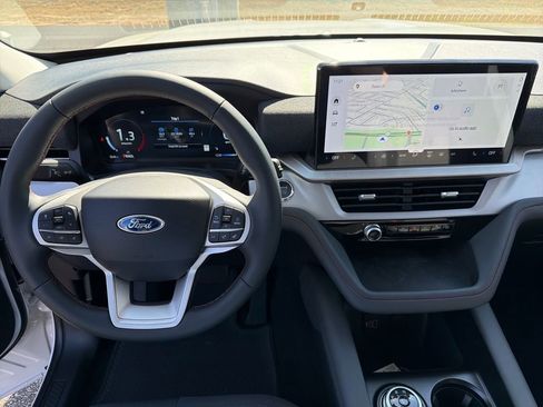 New 2026 Ford Explorer Active image 3