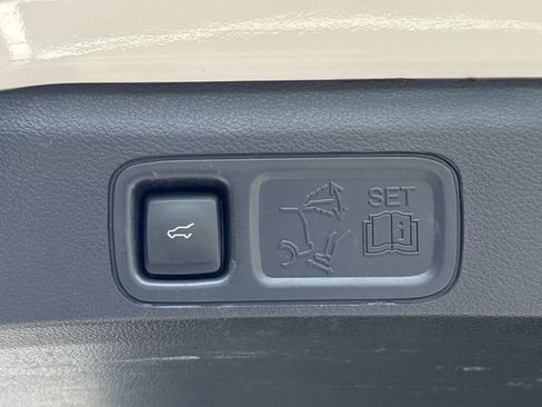 Certified 2022 Ford Expedition Max Platinum RWD image 16