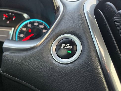 Used 2018 Chevrolet Traverse LT image 23